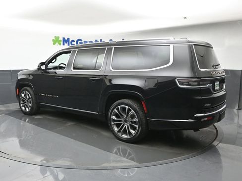 Used 2025 Jeep Grand Wagoneer L Series III w/ Rear Seat Video Group 1 AWD/4WD image 26