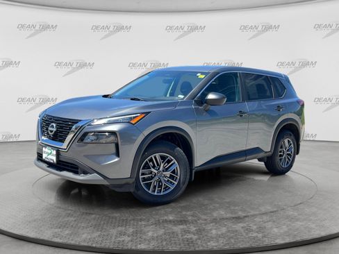 Used 2023 Nissan Rogue S AWD/4WD image 3