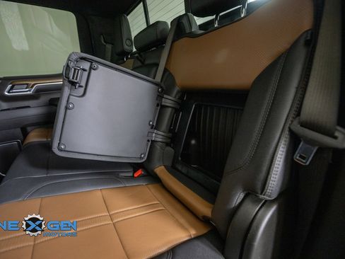 Used 2025 Chevrolet Silverado 1500 High Country w/ Technology Package AWD/4WD image 30