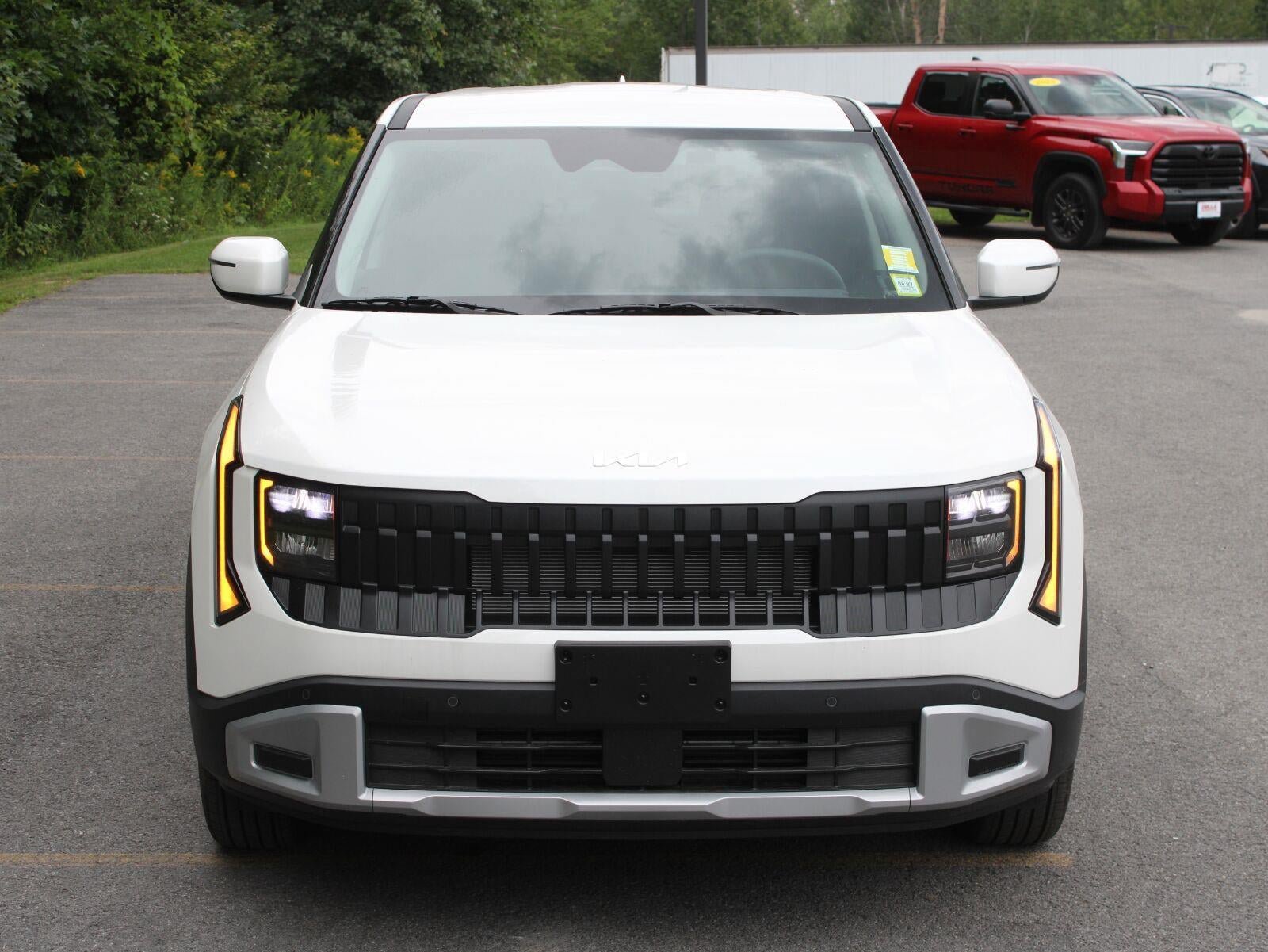New 2027 Kia Seltos LX AWD/4WD image 2