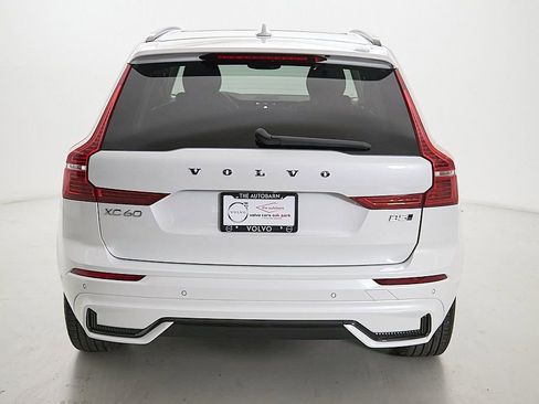 Certified 2025 Volvo XC60 B5 Plus AWD/4WD image 8