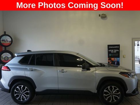 Used 2025 Toyota Corolla Cross AWD Hybrid image 2