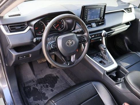 Used 2020 Toyota RAV4 LE w/ Carpet Mat Package AWD/4WD image 10