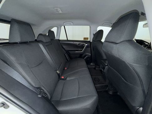 Used 2020 Toyota RAV4 LE w/ All Weather Liner Package AWD/4WD image 17