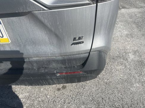 Used 2022 Toyota RAV4 LE image 5