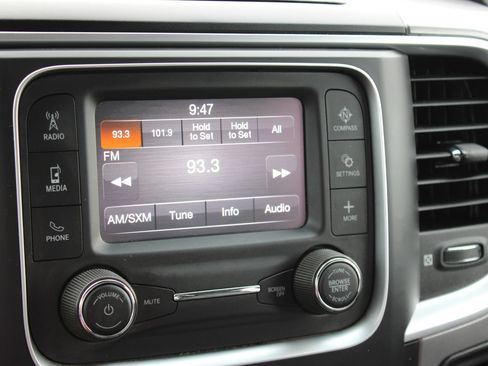 Used 2021 RAM 1500 Classic SLT AWD/4WD image 12