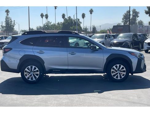 Used 2025 Subaru Outback Premium image 7