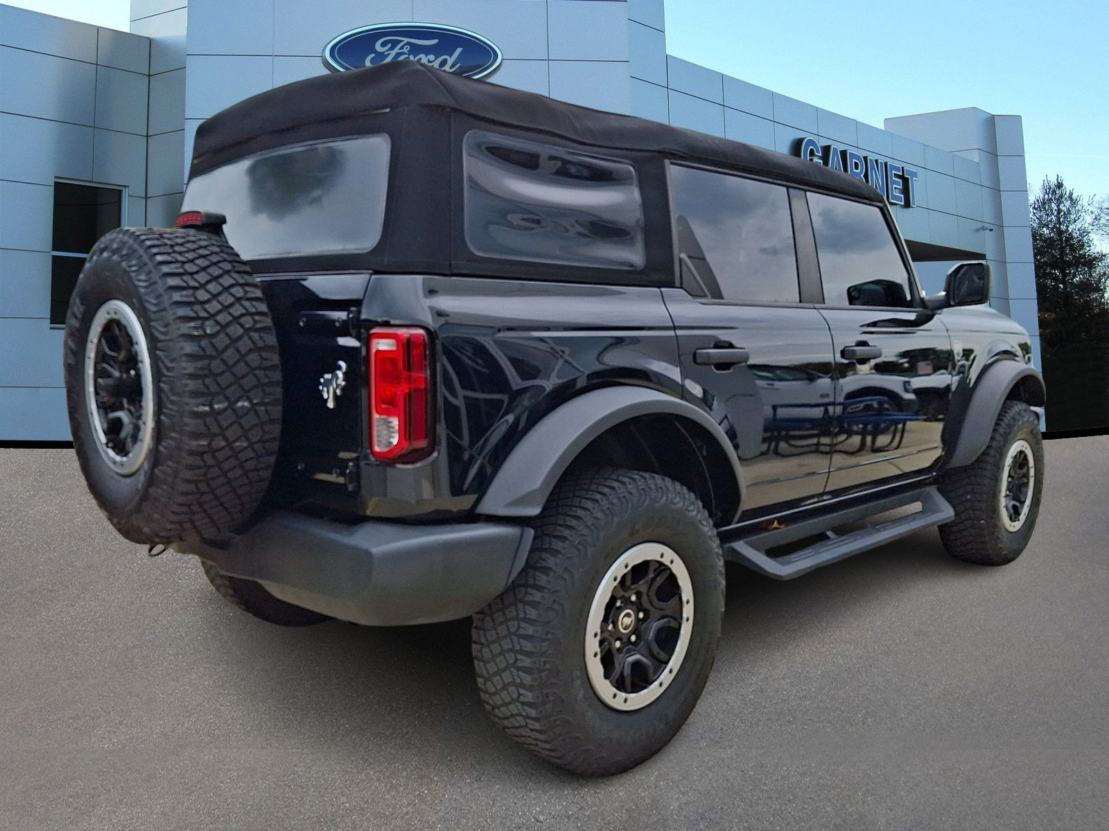 Certified 2023 Ford Bronco Big Bend w/ Sasquatch Package AWD/4WD image 10