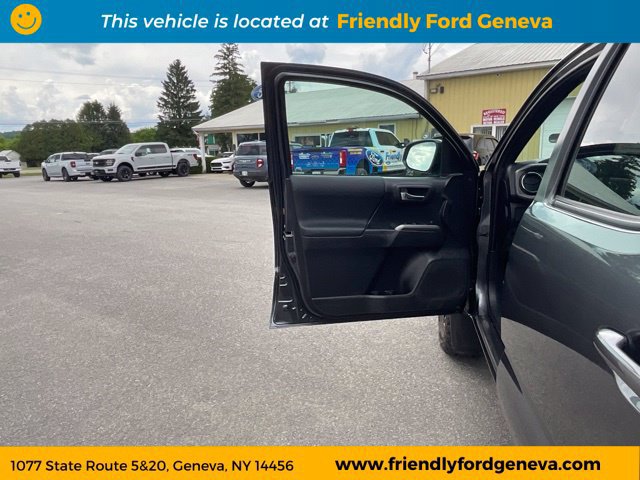 Used 2022 Toyota Tacoma TRD Sport AWD/4WD image 28