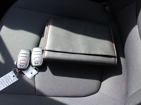 Used 2026 Toyota Corolla Cross LE FWD image 13