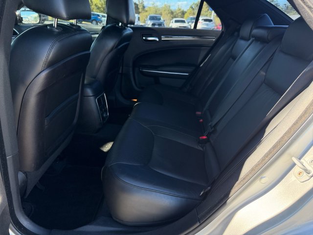 Used 2011 Chrysler 300 C RWD image 13