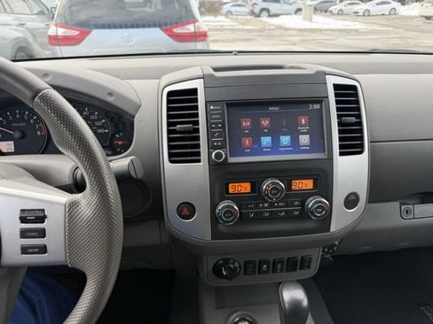 Used 2021 Nissan Frontier SV w/ Midnight Edition Floor Mats image 10