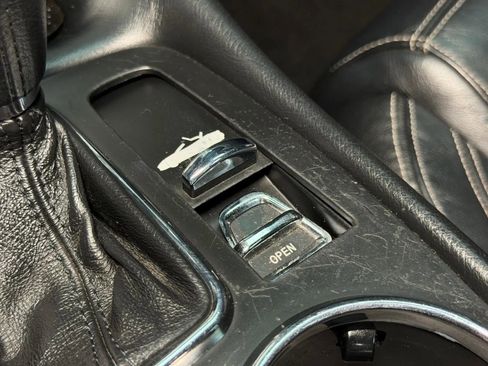 Used 2013 Maserati GranTurismo Convertible RWD image 32