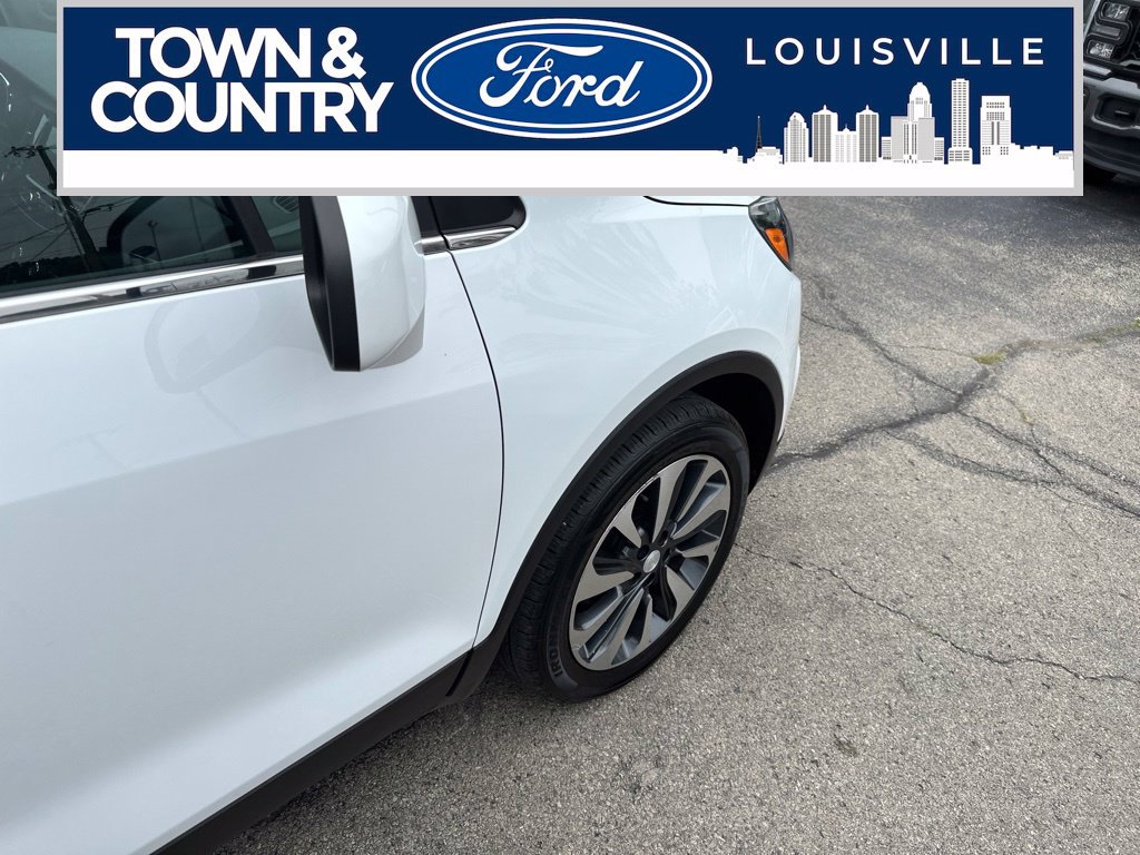 Used 2021 Buick Encore Preferred AWD/4WD image 16