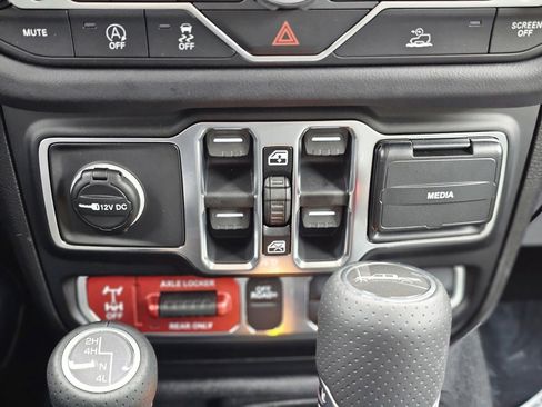 New 2026 Jeep Gladiator Mojave image 14