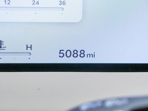 Certified 2026 Genesis GV70 2.5T Select image 20