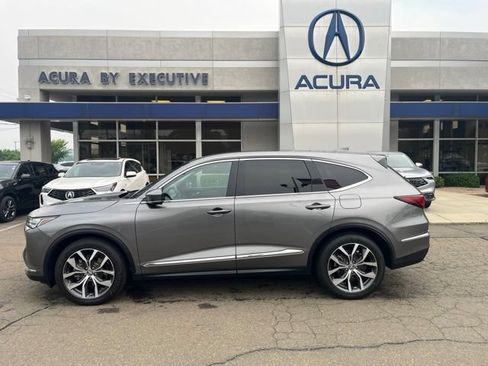 Used 2023 Acura MDX SH-AWD w/ Technology Package image 3