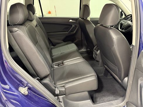 Used 2021 Volkswagen Tiguan SE FWD image 34