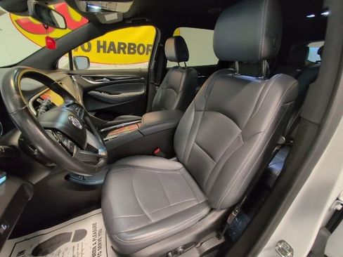 Used 2023 Buick Enclave Essence AWD/4WD image 11