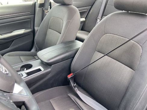 Used 2025 Nissan Altima 2.5 SV FWD image 14