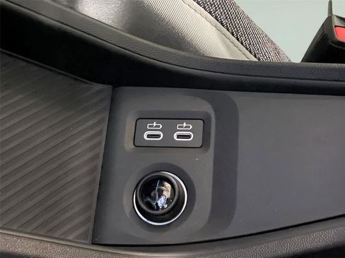 Used 2025 MINI Cooper 2-Door Hardtop image 21