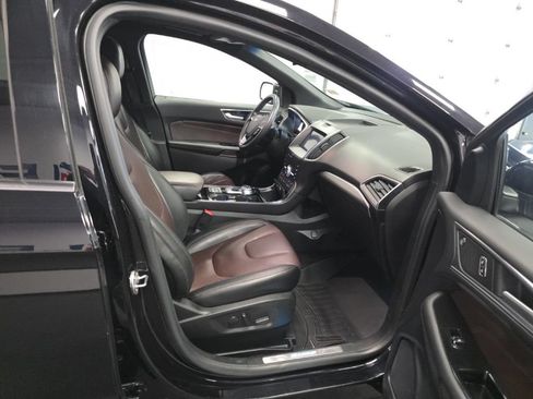 Used 2020 Ford Edge Titanium w/ Equipment Group 301A AWD/4WD image 15