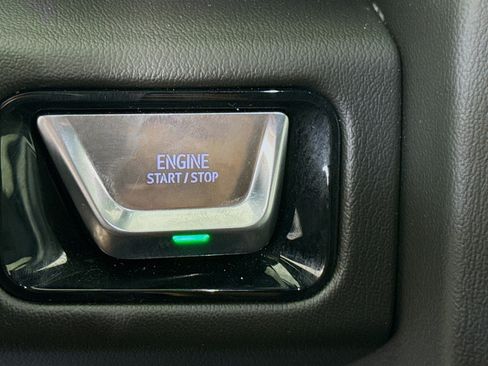 Used 2025 GMC Yukon Denali AWD/4WD image 21