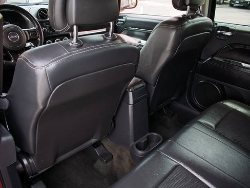 Used 2014 Jeep Compass Latitude FWD image 29