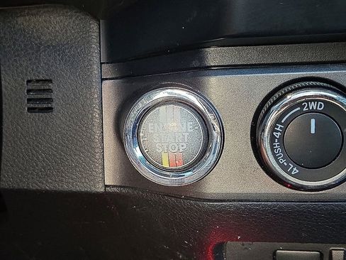 Used 2021 Toyota Tacoma TRD Sport image 31