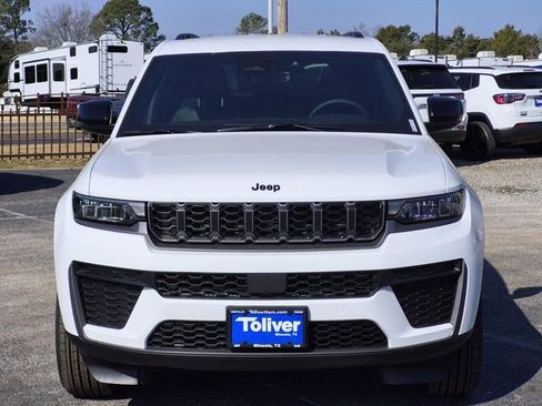 New 2026 Jeep Grand Cherokee Altitude image 3