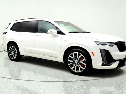 Used 2024 Cadillac XT6 Sport AWD/4WD image 3