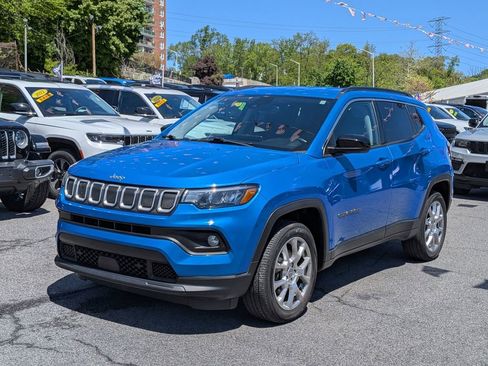 Used 2022 Jeep Compass Latitude AWD/4WD image 1