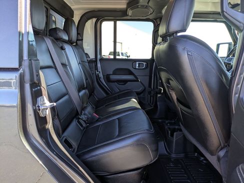 Used 2021 Jeep Gladiator Overland w/ Popular Equipment Package image 30
