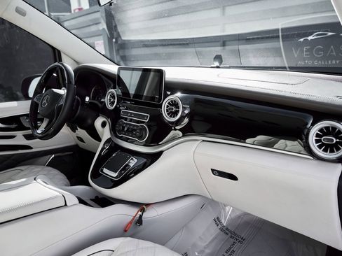 Used 2021 Mercedes-Benz Metris Passenger w/ Premium Safety Package image 46