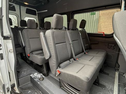 Used 2024 Mercedes-Benz Sprinter 2500 image 23