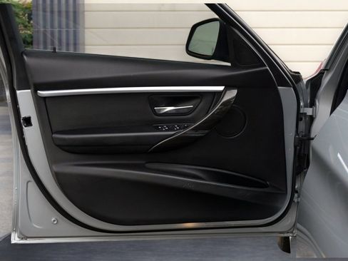 Used 2018 BMW 328d w/ Convenience Package image 14