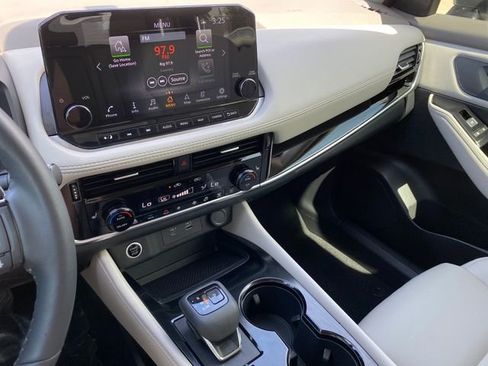 Certified 2023 Nissan Rogue SL w/ SL Premium Package AWD/4WD image 18