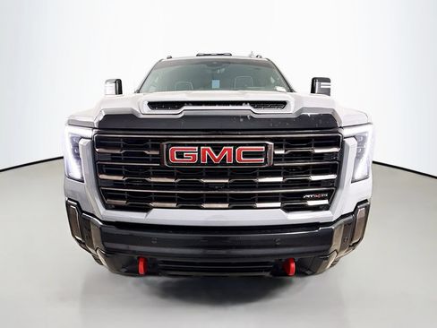 Used 2024 GMC Sierra 2500 AT4X AWD/4WD image 2