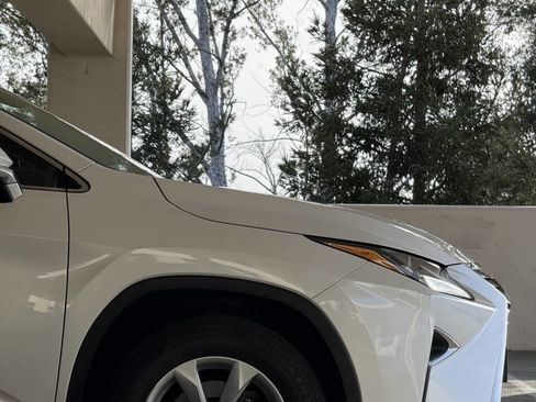 Used 2017 Lexus RX 350 FWD image 4