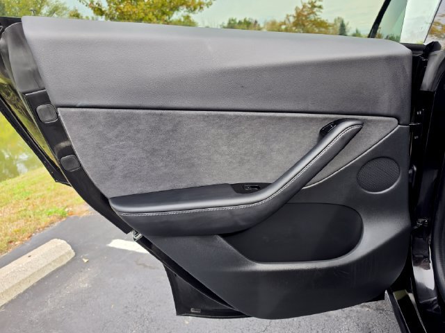 Used 2020 Tesla Model Y Long Range AWD/4WD image 24