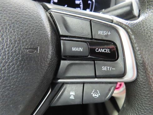 Used 2018 Honda Accord EX image 22