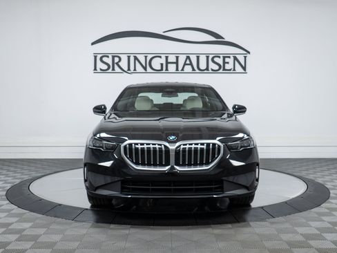 Used 2026 BMW 530i xDrive w/ Premium Package AWD/4WD image 2
