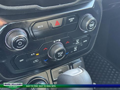 Used 2020 Jeep Renegade Altitude image 9