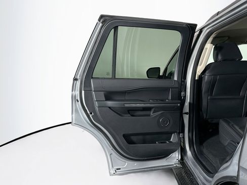 Used 2024 Ford Expedition XLT image 26