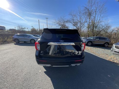 Used 2022 Ford Explorer XLT w/ Equipment Group 202A image 32