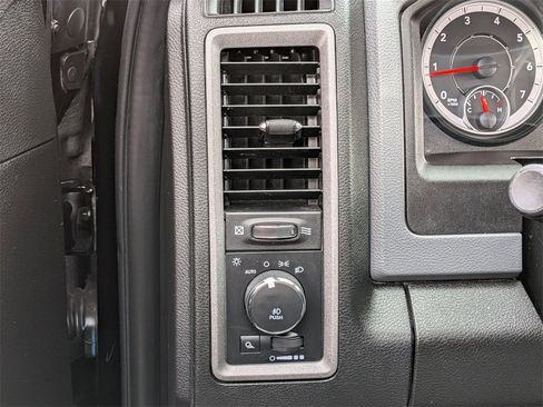 Used 2019 RAM 1500 Express w/ Express Value Package image 10