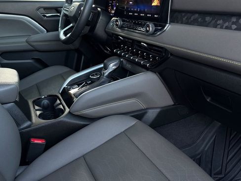 Certified 2024 Chevrolet Colorado ZR2 w/ ZR2 Bison Edition image 17