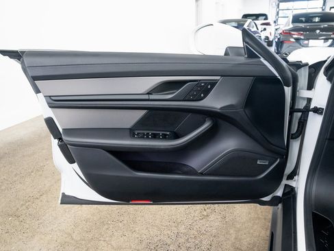 Used 2024 Porsche Taycan GTS image 18