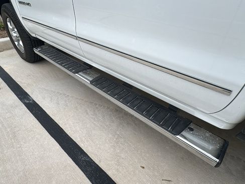 Used 2016 GMC Sierra 2500 SLT w/ Duramax Plus Package AWD/4WD image 18