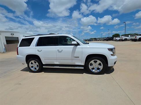 Used 2018 Chevrolet Tahoe LT w/ LT Signature Package RWD image 6